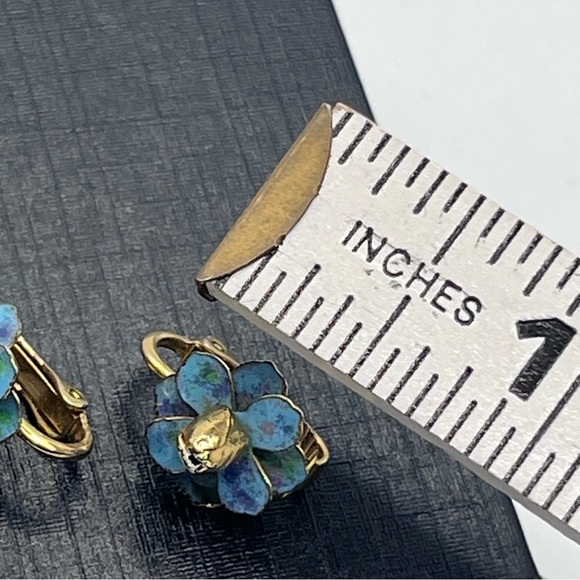 VTG Enamel Flower Clip-on Earrings Blue Floral 0.5" - Picture 4 of 7